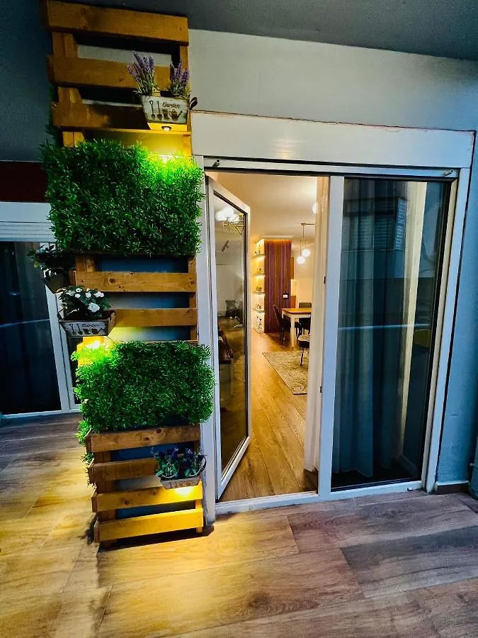 Luxury Apartaments تيرانا 0*,  ألبانيا