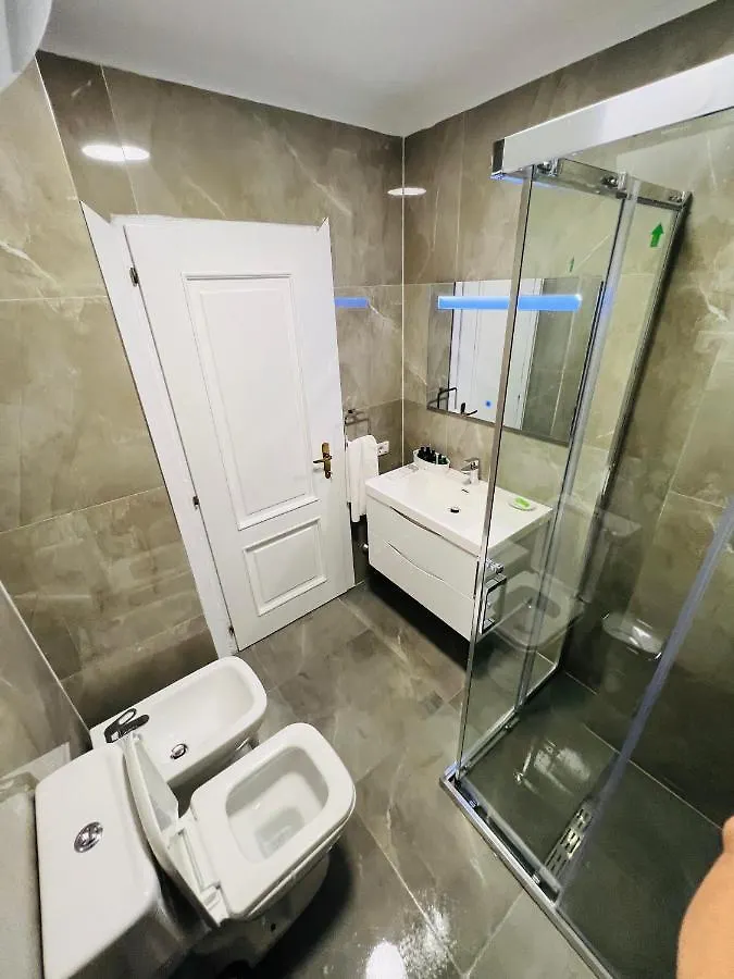 شقة Luxury Apartaments تيرانا ألبانيا