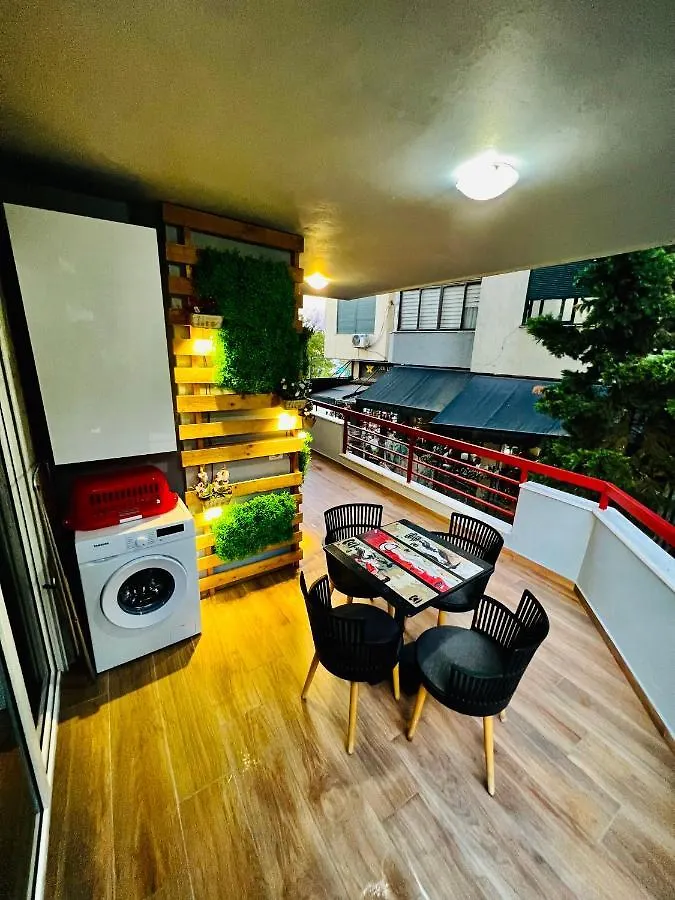 Luxury Apartaments تيرانا 0*,